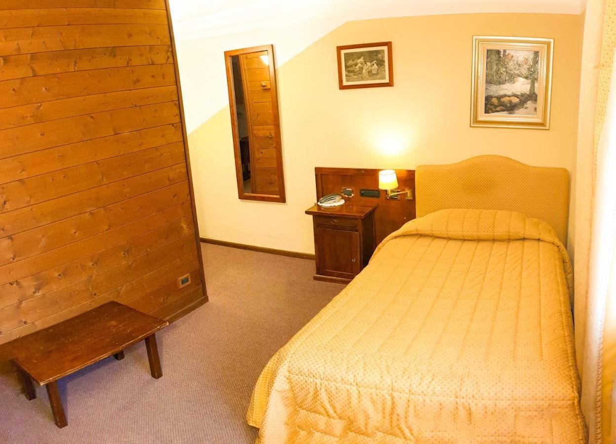 Hotel Des Alpes Saint-Rhemy-En-Bosses Ngoại thất bức ảnh