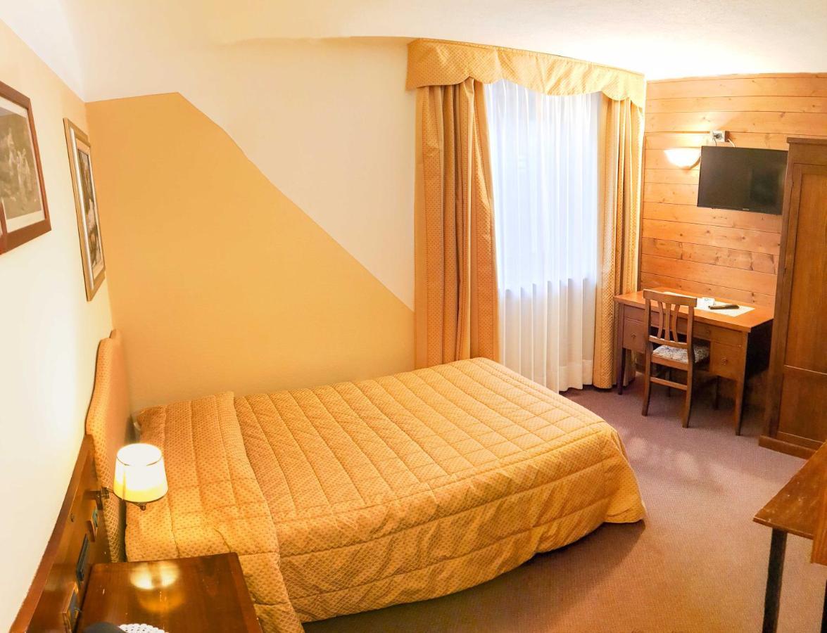 Hotel Des Alpes Saint-Rhemy-En-Bosses Ngoại thất bức ảnh